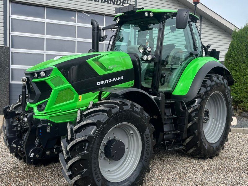 Deutz-Fahr Agrotron 6215 TTV Med frontlift