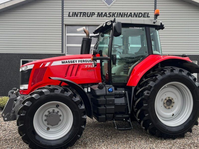 Massey Ferguson 7720 Med frontlift og 4stk næsten nye dæk.