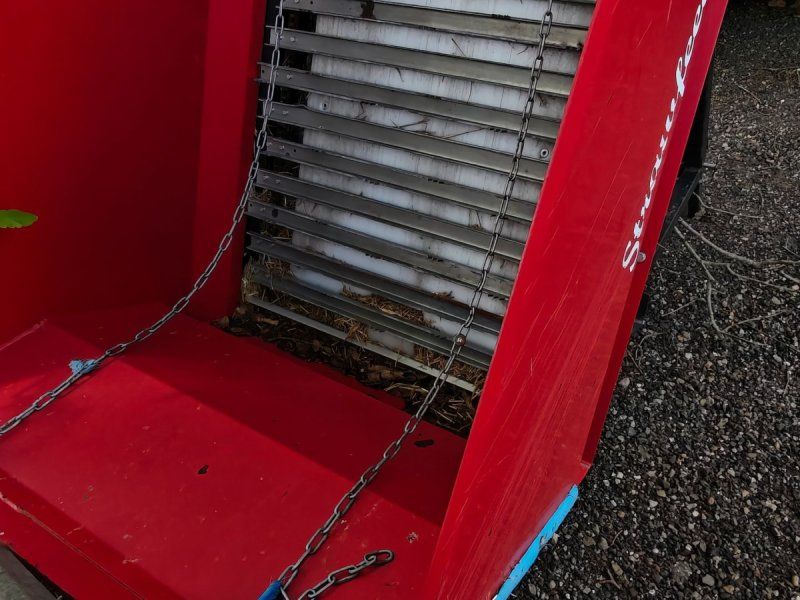 Strawfeeder 1400