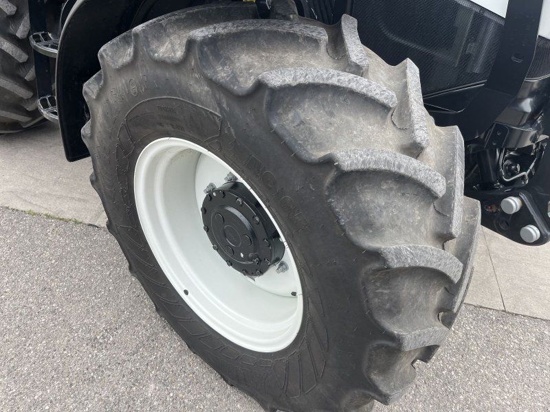 Steyr Plus 4100 mit Hauer Frontlader