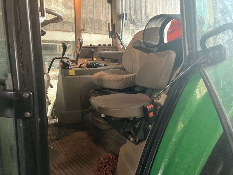 John Deere 6130
