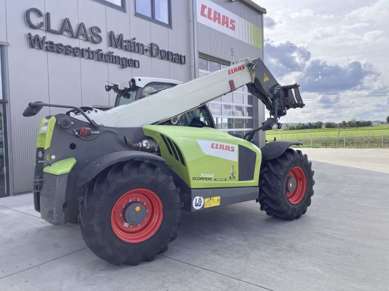 Claas SCORPION 7044