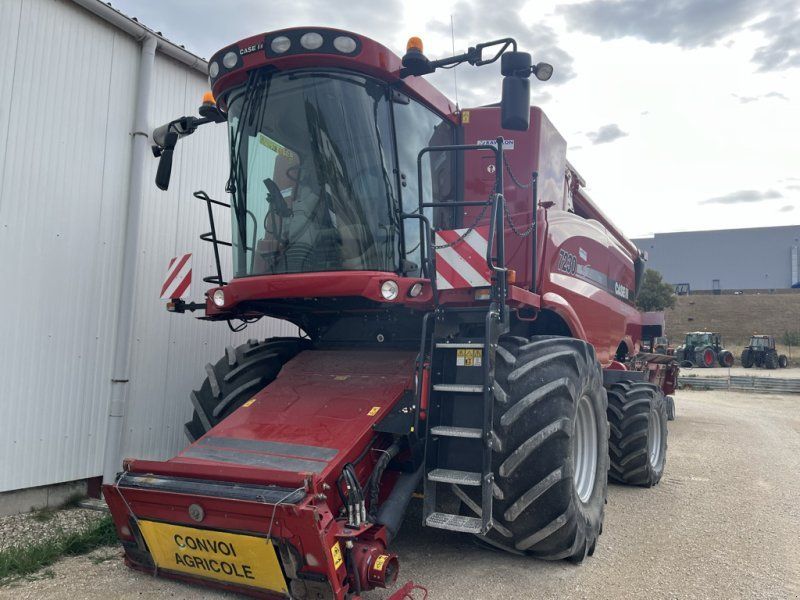 Case IH Axial 7230