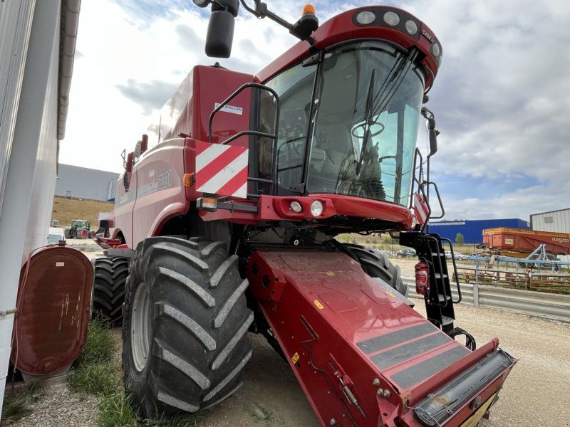 Case IH Axial 7230