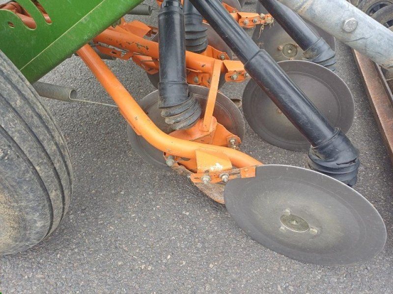 Amazone D8-30