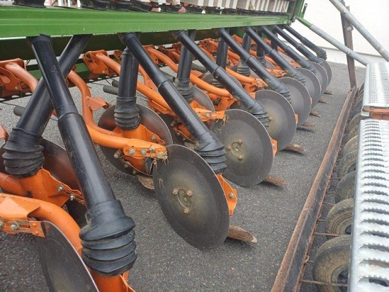 Amazone D8-30