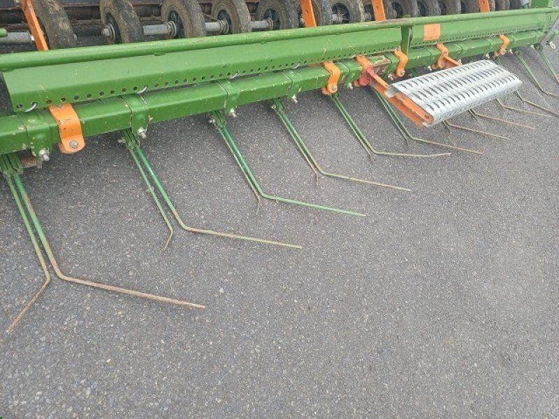 Amazone D8-30