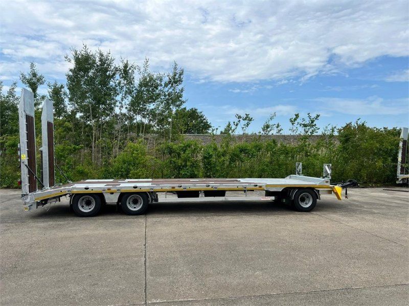 Möslein T 3-8,20 P VB H1 3 Achs Tieflader mit gerader Lad