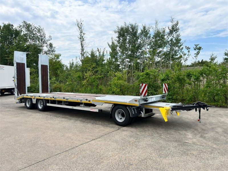 Möslein T 3-8,20 P VB H1 3 Achs Tieflader mit gerader Lad