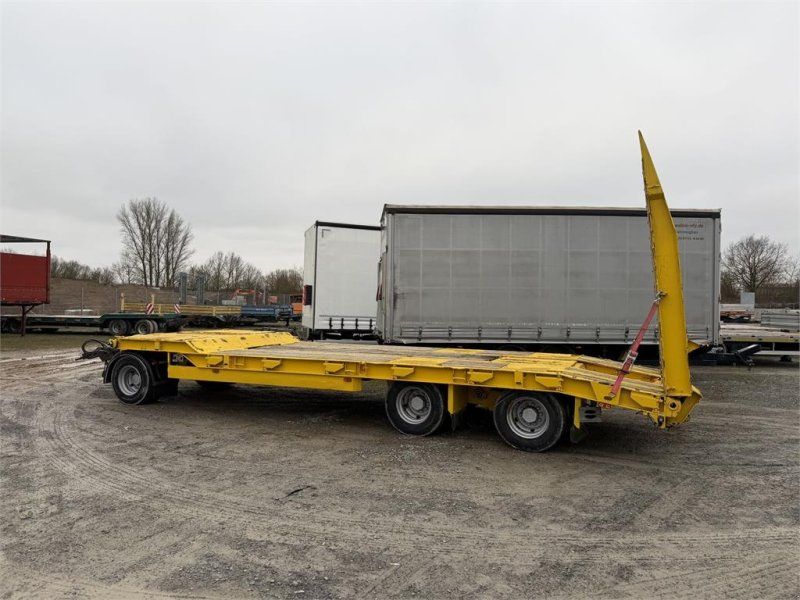 Schwarzmüller TÜ 30100 3 Achs Tieflader