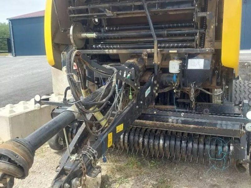 New Holland rollbelt 180 superfeed