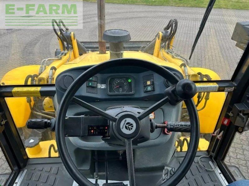 New Holland lb 115 b-4 ps
