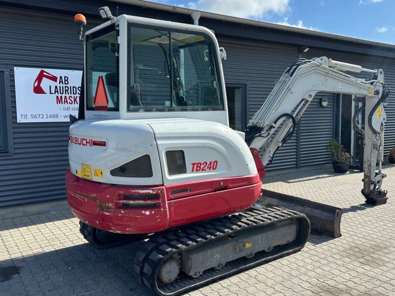 Takeuchi TB240 Regulær TB240 () med JST-skifte