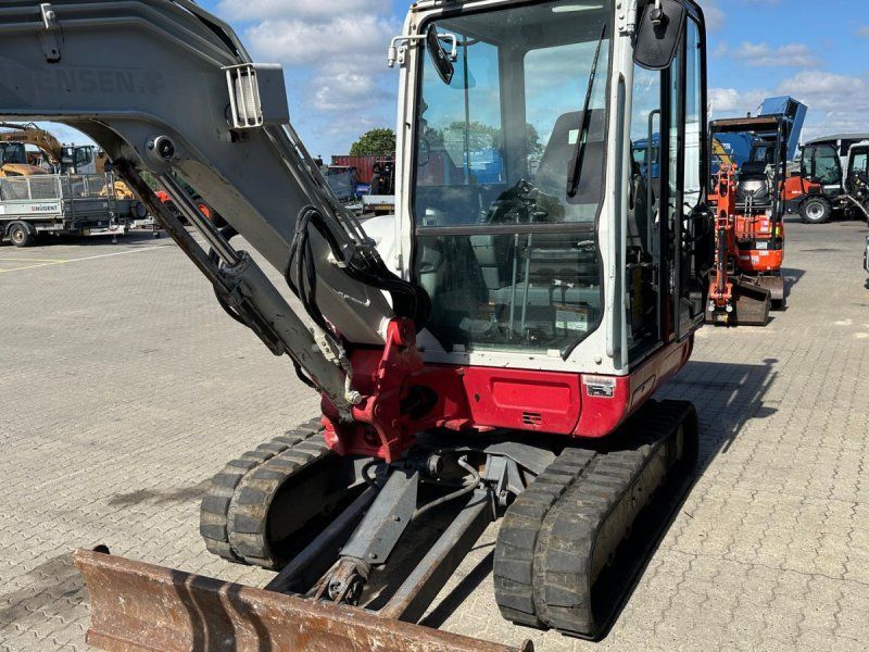 Takeuchi TB240 Regulær TB240 () med JST-skifte