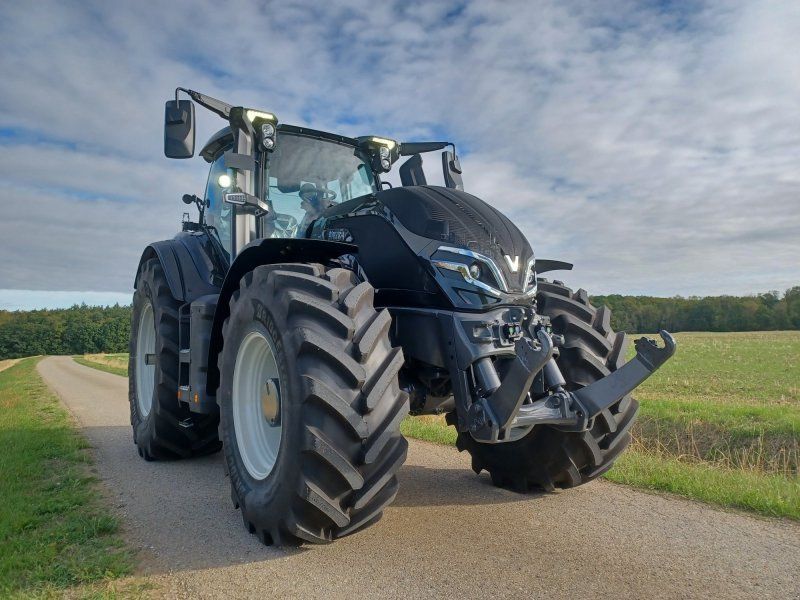 Valtra Q245