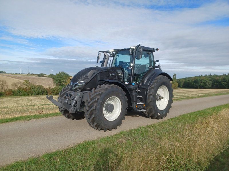 Valtra Q245