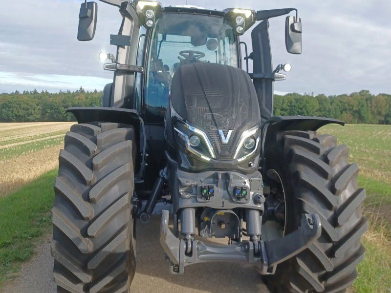 Valtra Q245