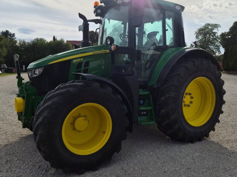 John Deere 6120M