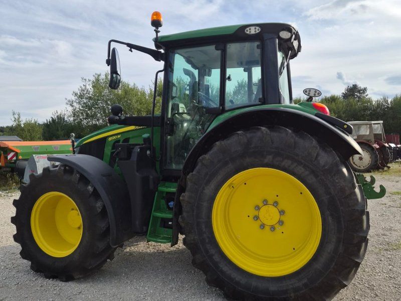 John Deere 6120M