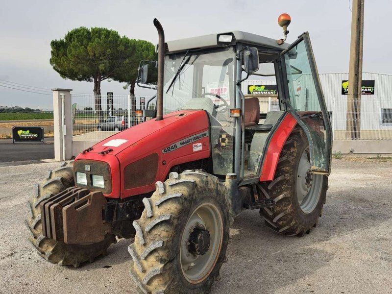 Massey Ferguson 4245