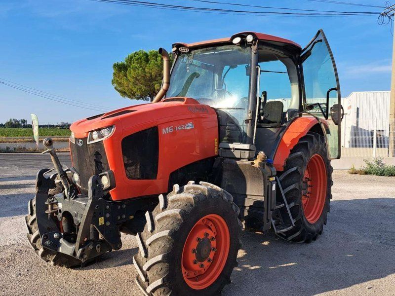 Kubota M6-142