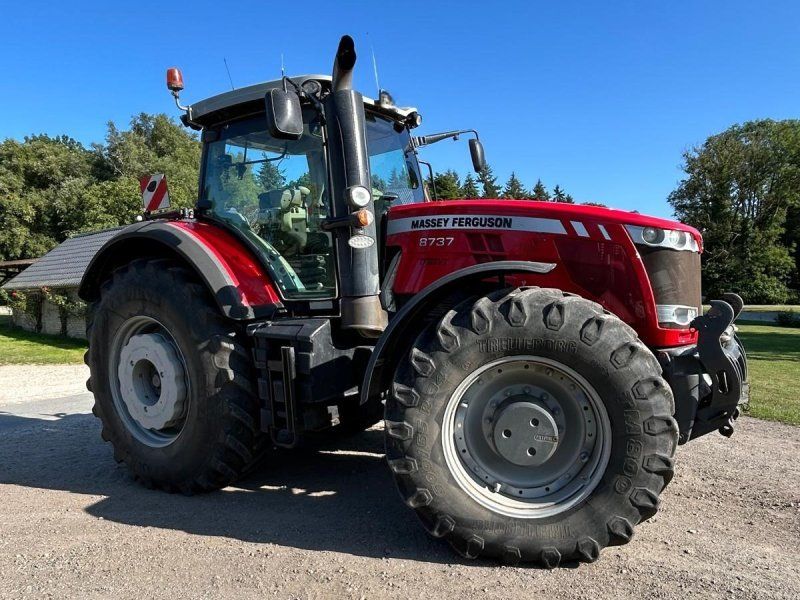Massey Ferguson 8737 Dyna-VT Exclusive