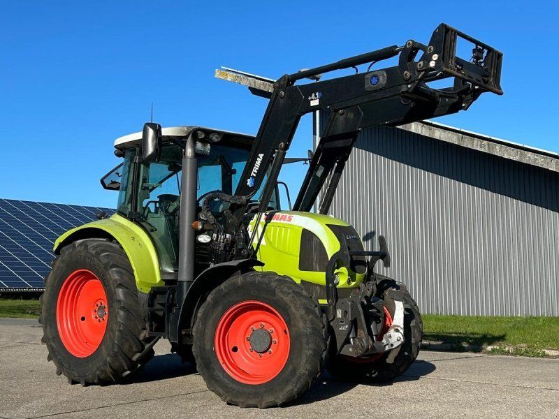 Claas Arion 520