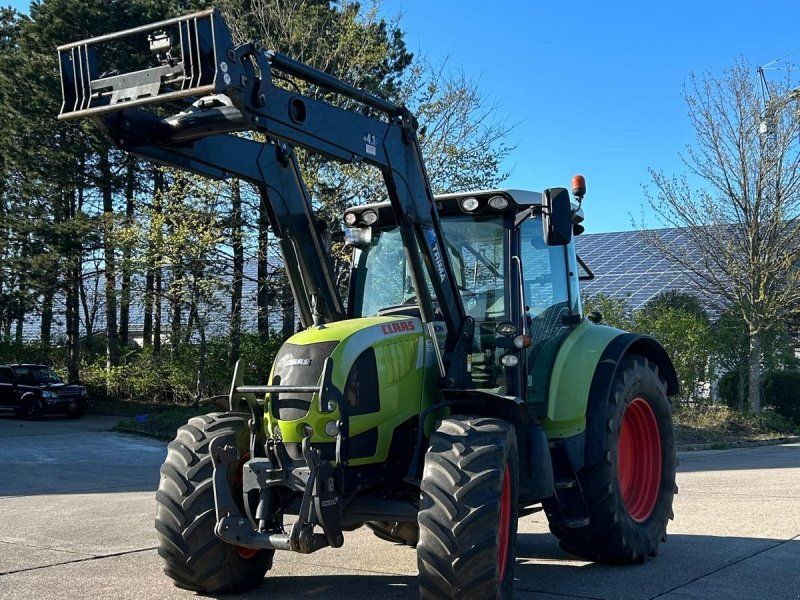 Claas Arion 520