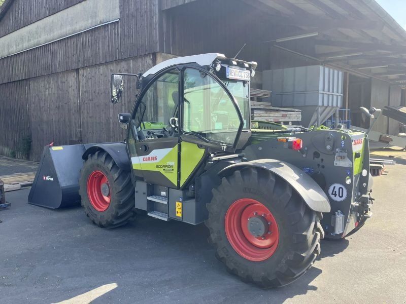 Claas SCORPION 738 VARIPOWER 2
