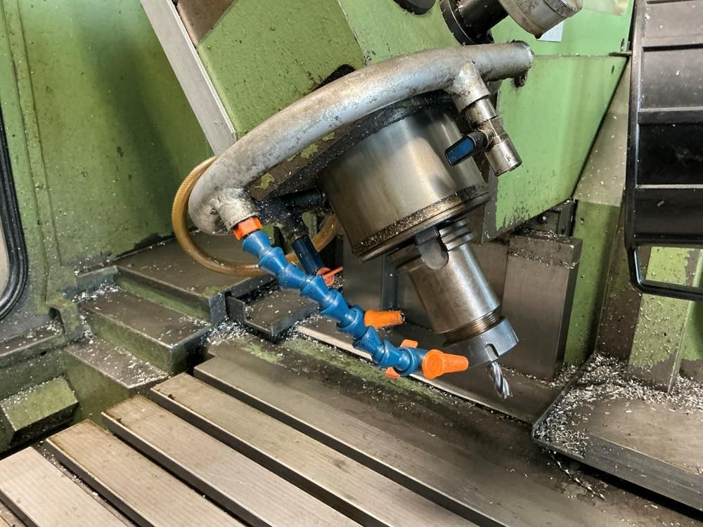 Deckel FP 4A CNC-Universalfräsmaschine