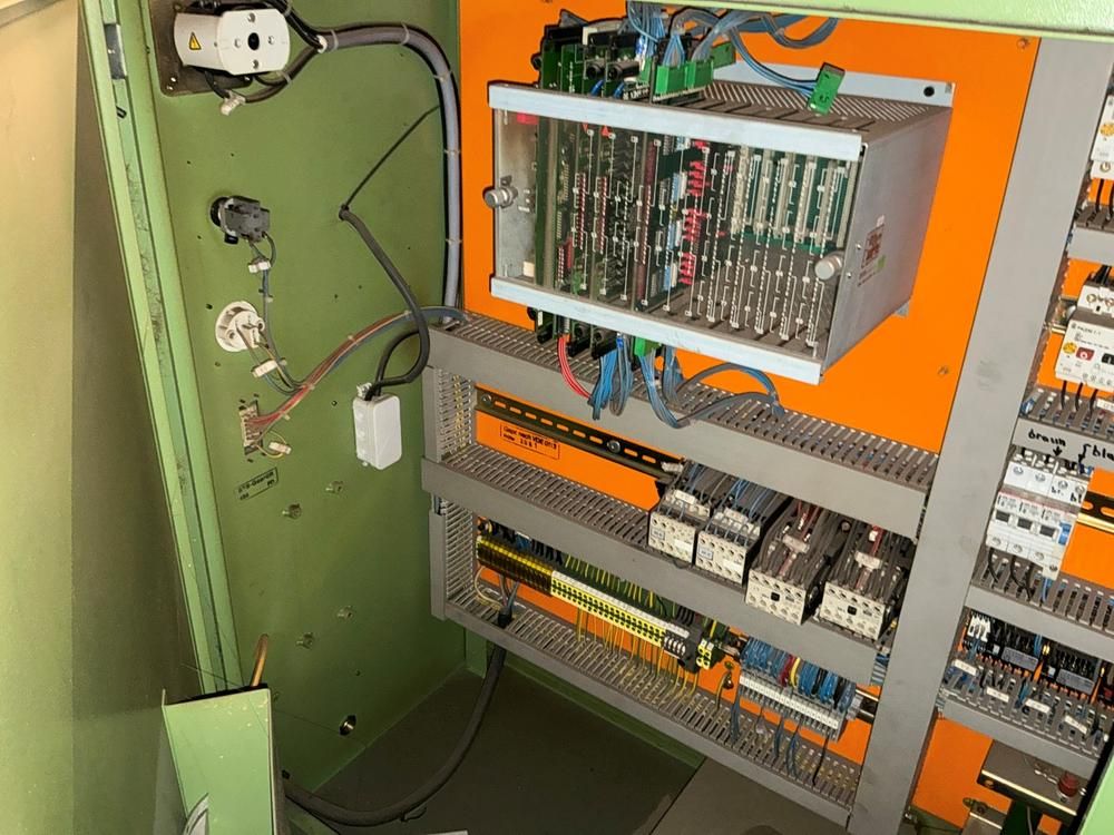Deckel FP 4A CNC-Universalfräsmaschine