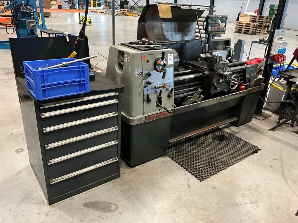 Colchester Triumph 2000 lathe