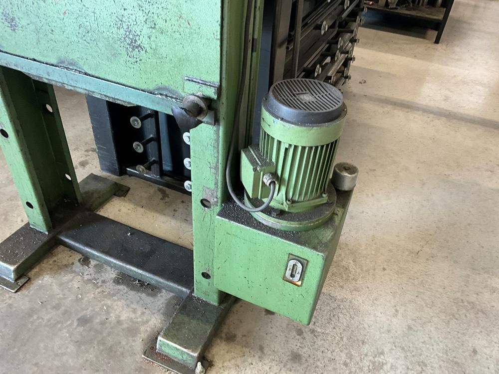 1985 Geuma EHP-13-HE Hydraulic Press