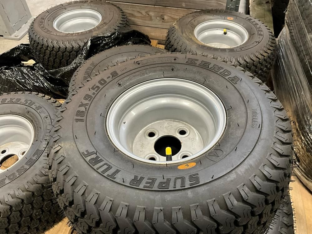 Different wheels on the same rim