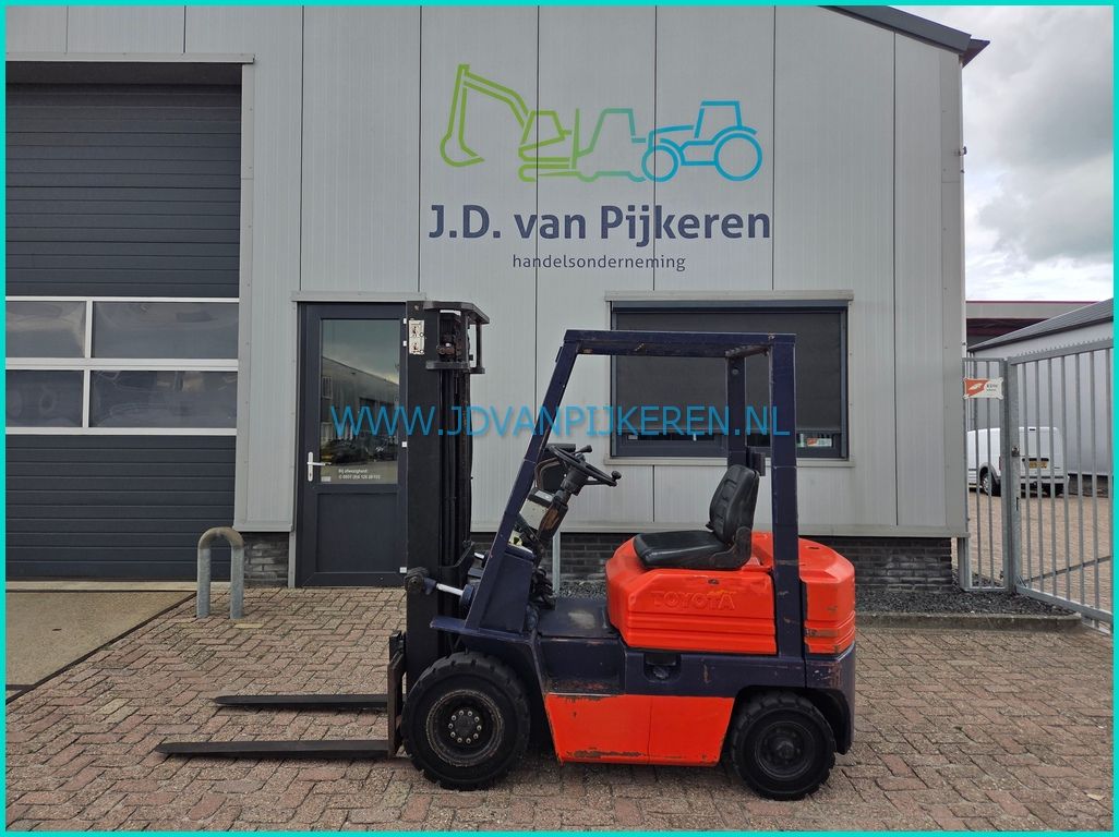 Toyota 02-5FD15 1.5t diesel compact + 3x hydrauliek