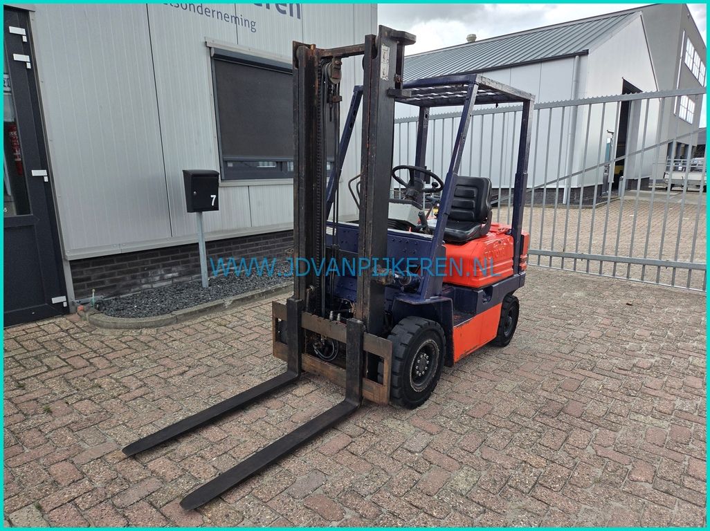 Toyota 02-5FD15 1.5t diesel compact + 3x hydrauliek