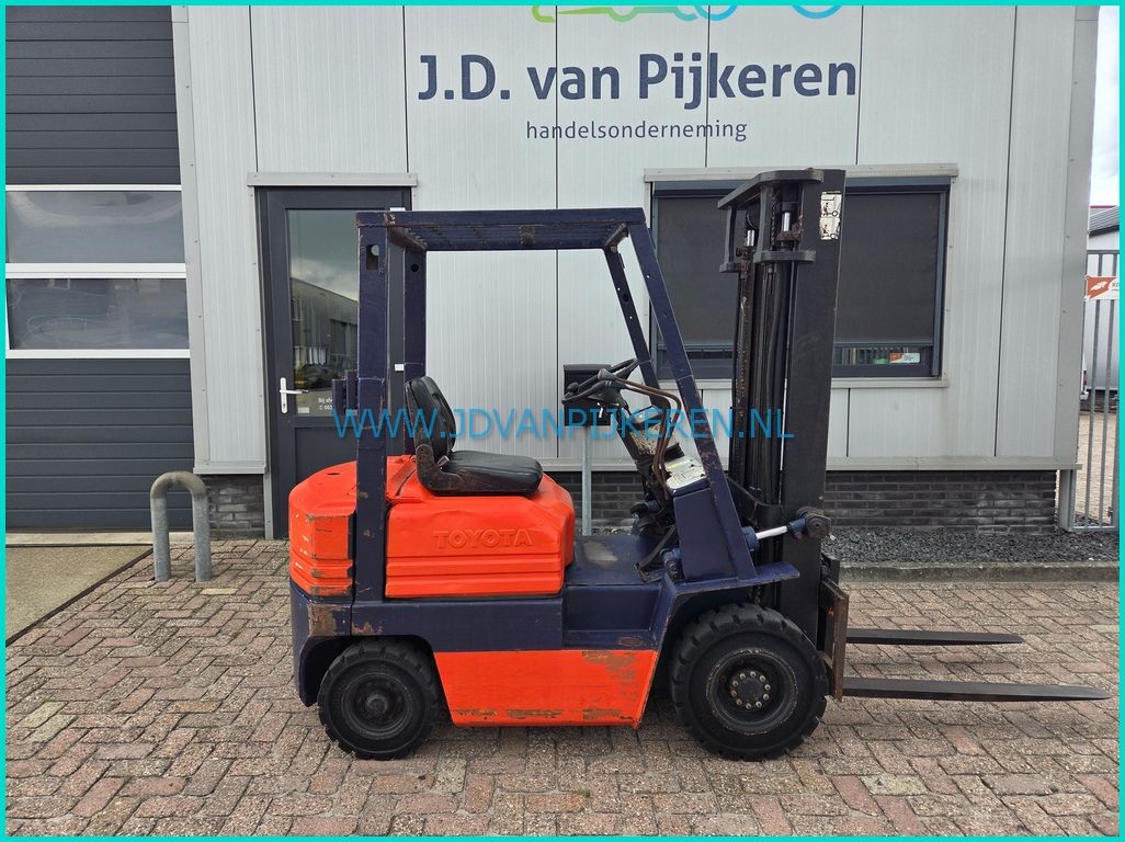 Toyota 02-5FD15 1.5t diesel compact + 3x hydrauliek