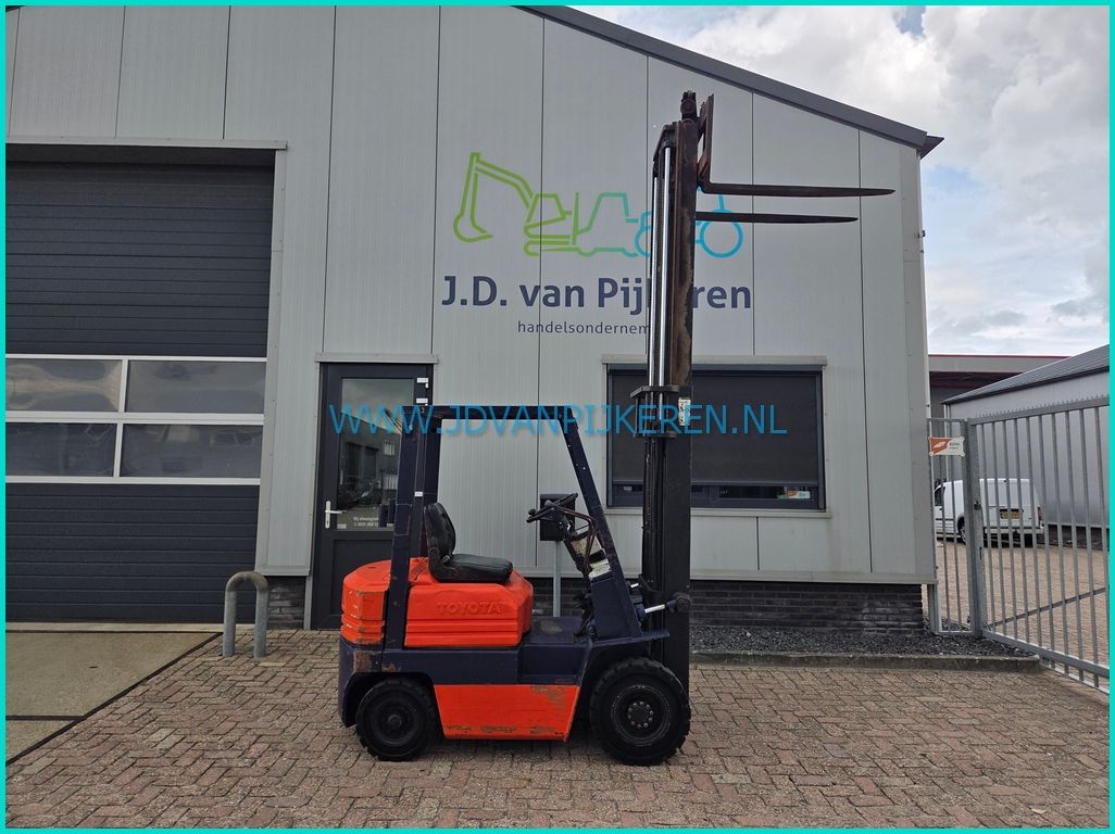 Toyota 02-5FD15 1.5t diesel compact + 3x hydrauliek