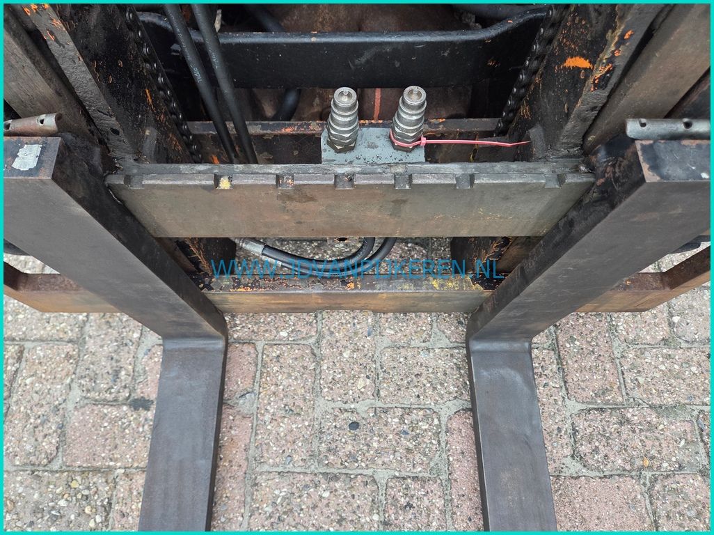 Toyota 02-5FD15 1.5t diesel compact + 3x hydrauliek