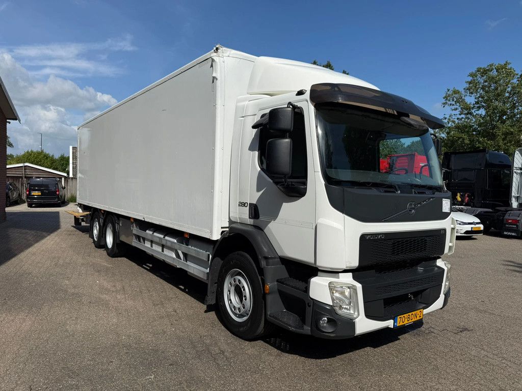 Volvo FE 280 6X2 8.8M Koffer 3000KG LBW EURO 6 Stuuras Airco NL truck