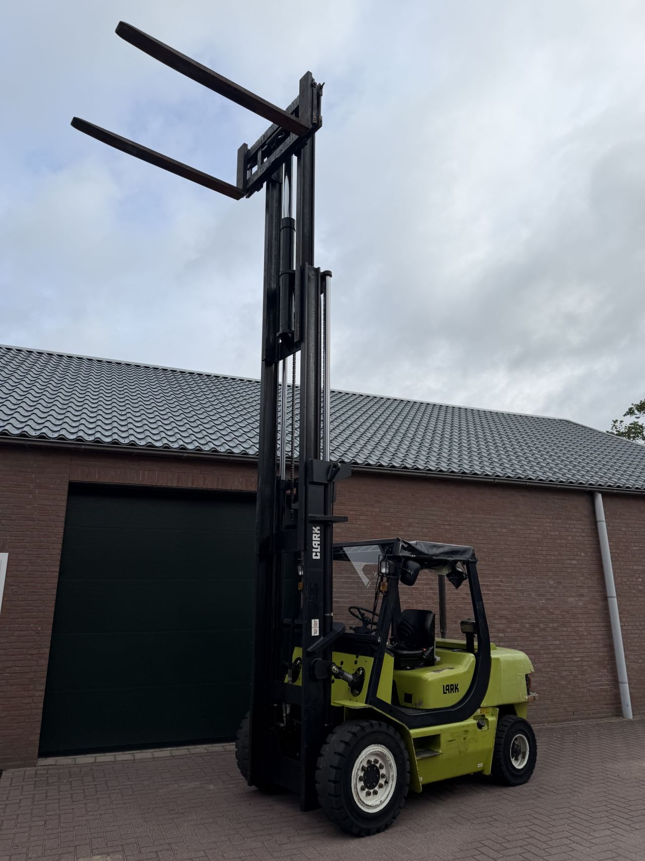 Clark 5000kg triplo 5800h! Diesel heftruck