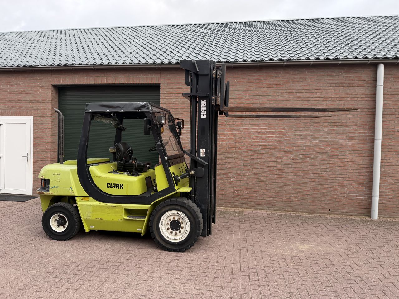 Clark 5000kg triplo 5800h! Diesel heftruck