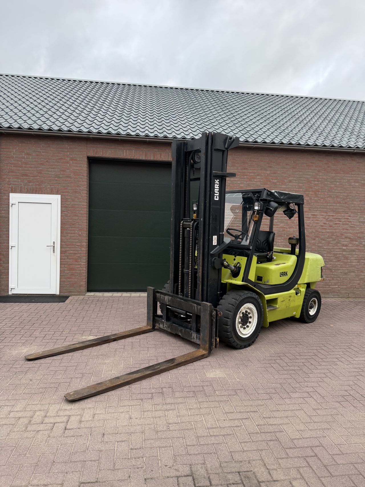 Clark 5000kg triplo 5800h! Diesel heftruck