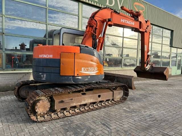 Hitachi EX 135 UR-5