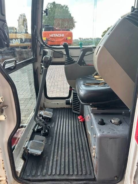 Takeuchi TB 014