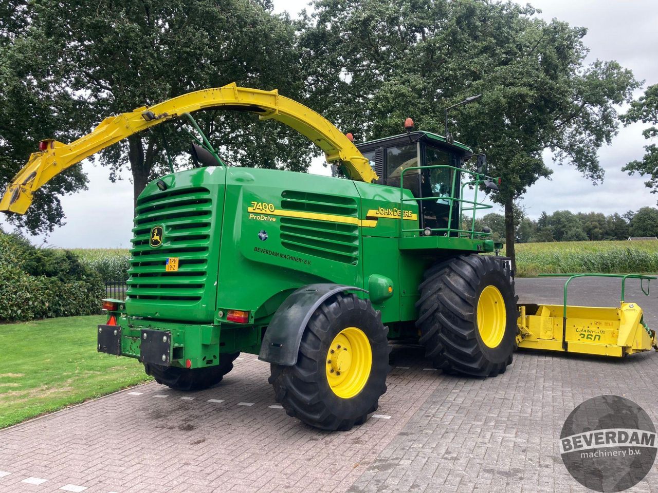 John Deere 7400 Pro Drive