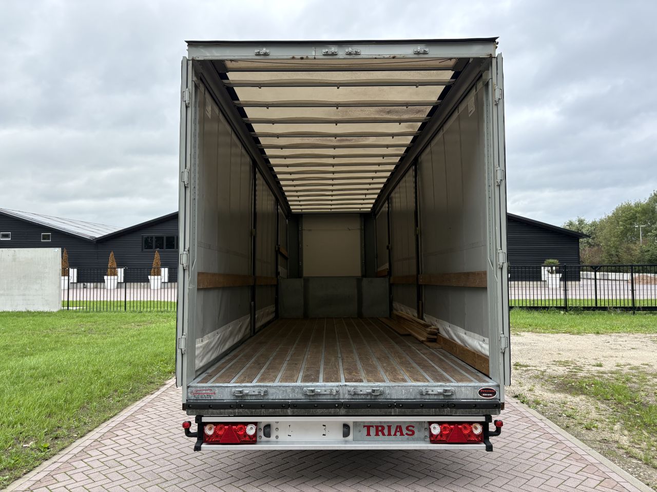 Oplegger TRIAS 21 TON schuifzielen EN SCHUIFDAK