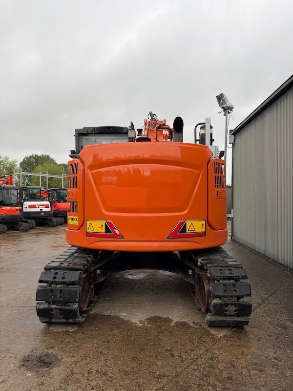 Hitachi ZX 135 US-7