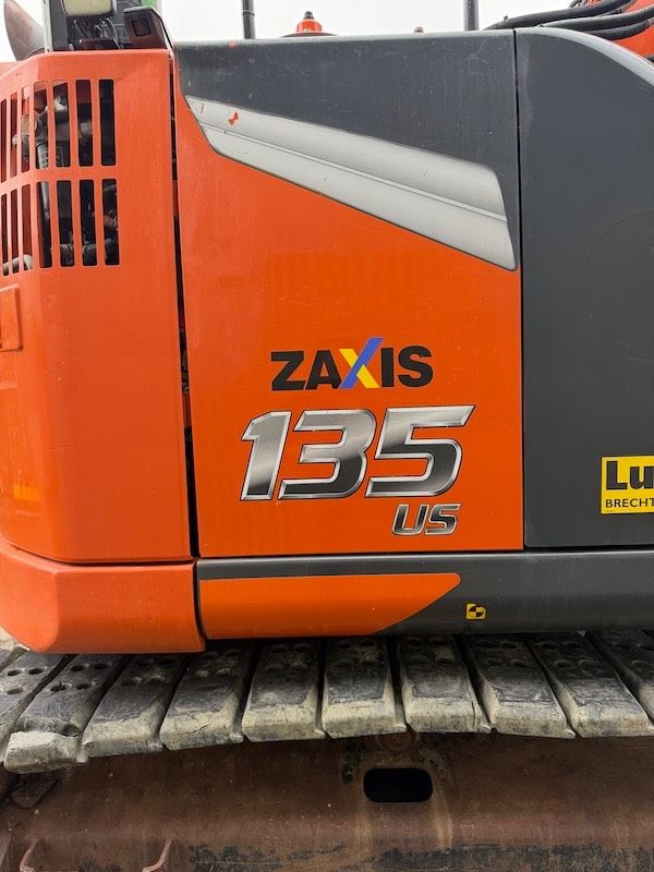 Hitachi ZX 135 US-7