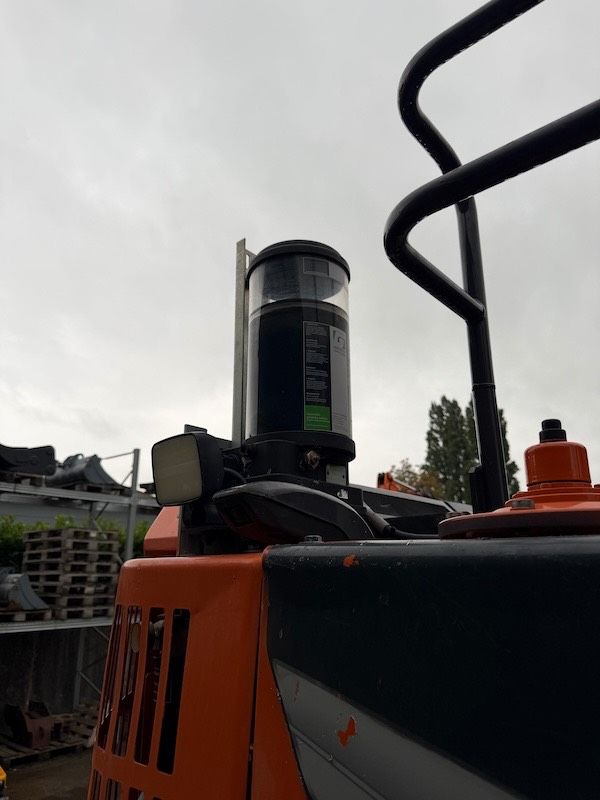 Hitachi ZX 135 US-7